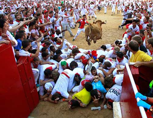 Lễ hội bò tót đầy gay cấn ở Tây Ban Nha 