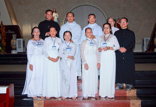 27823237892_3360831567_z