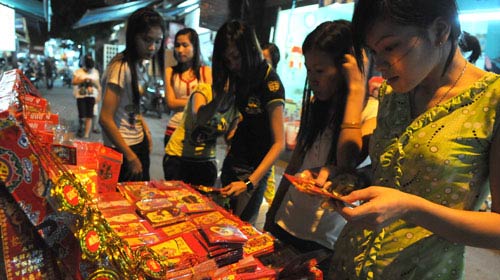 Chợ Tết của người nghèo, Tin tức trong ngày, cho cong nhan, tet nguyen dan, tet tan mao, khu cong nghiep, cho khuyen mai, tin tuc 24h
