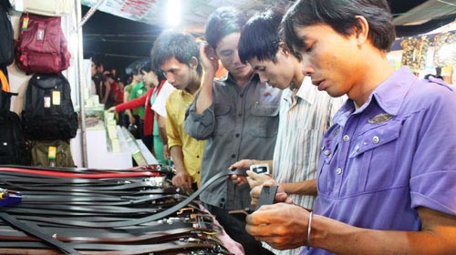 Chợ Tết của người nghèo, Tin tức trong ngày, cho cong nhan, tet nguyen dan, tet tan mao, khu cong nghiep, cho khuyen mai, tin tuc 24h